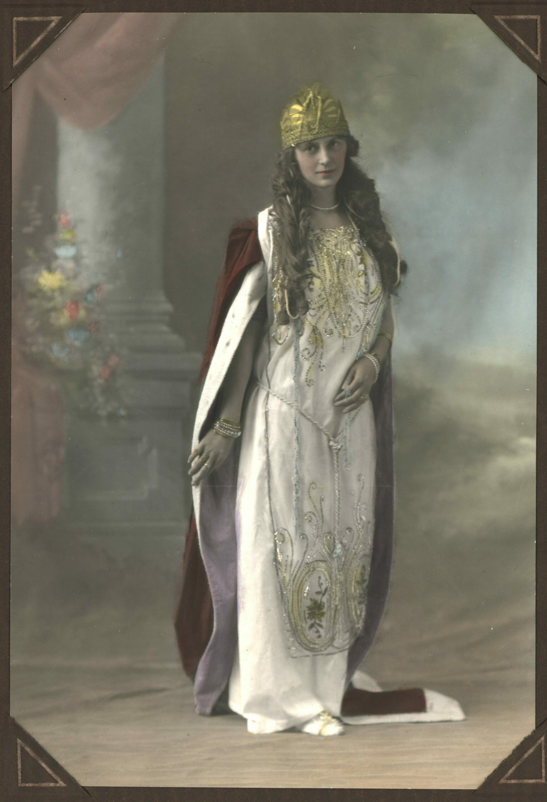 SM Coll Helen Hanks in colorized image